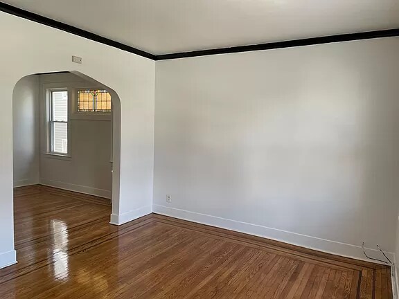 Primary Photo - 139 Myrtle Ave