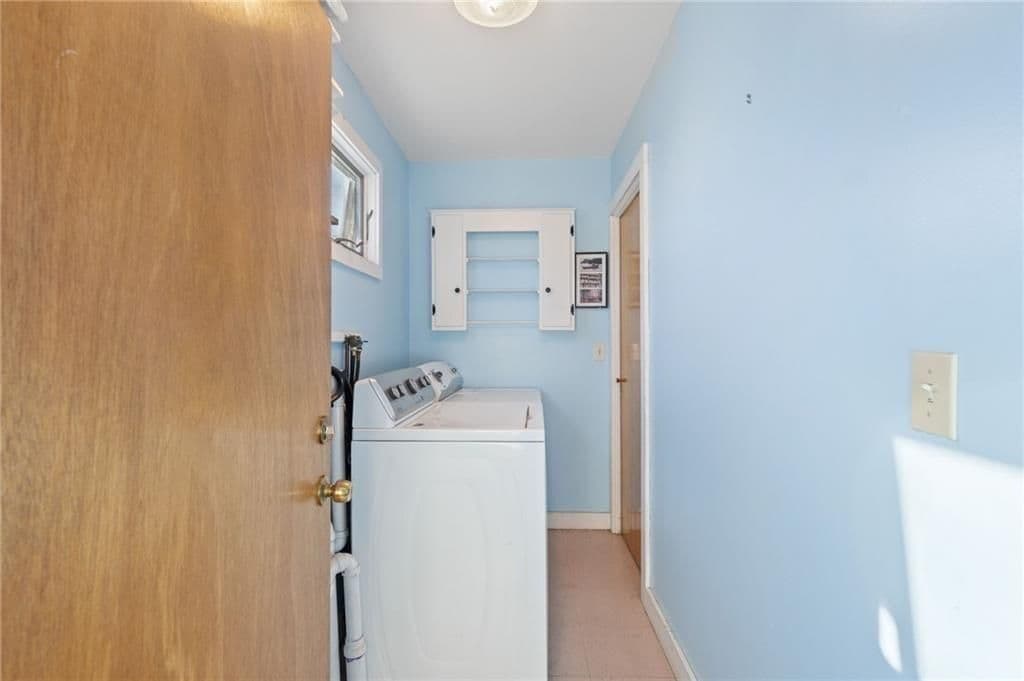 Building Photo - 15 Cedar Ave