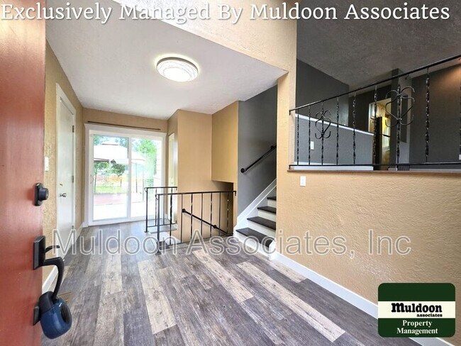 Building Photo - 1450 Luna Vista St
