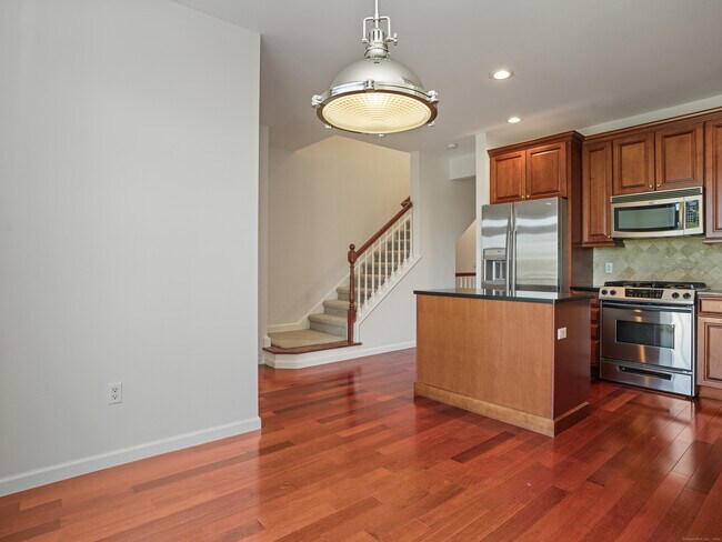 Building Photo - 16 Warrington Round