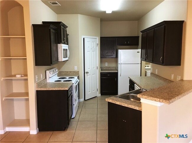 Building Photo - 1304 Cavalry Ln