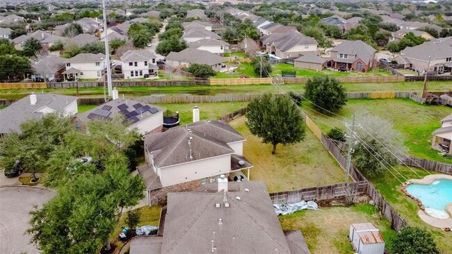 Building Photo - 6303 Applewood Forest Dr