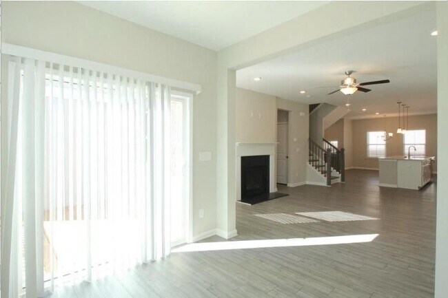 Building Photo - 2237 Pink Hawthorn Dr