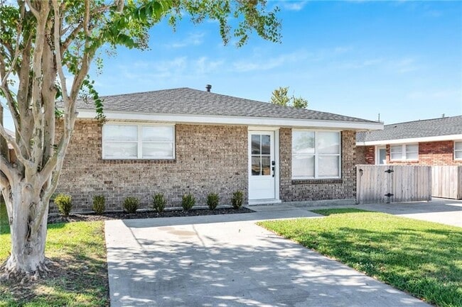 Building Photo - 2508 Chalona Dr