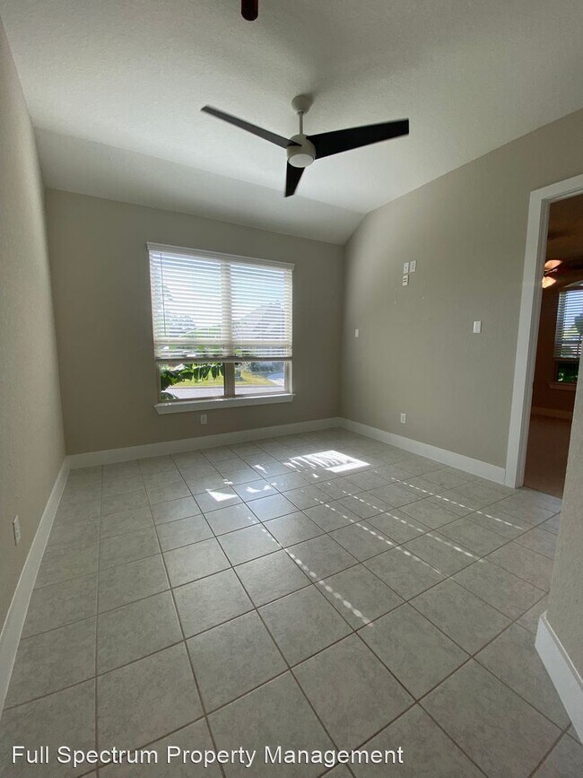 Building Photo - 5 br, 3.5 bath House - 120 Leann Way