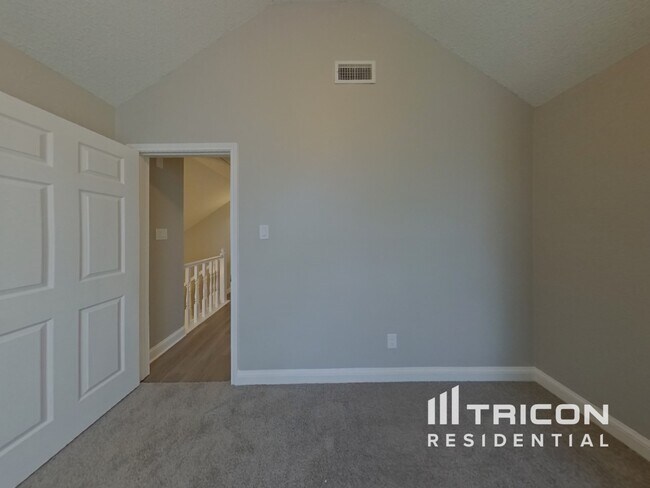 Building Photo - 7724 Grassland Dr