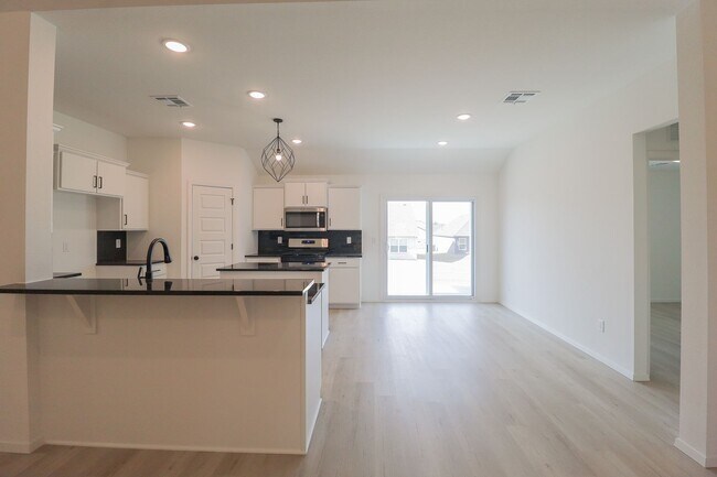 Building Photo - 4 Bed 3 Bath New Construction Simmons Home at Pine Valley Ranch