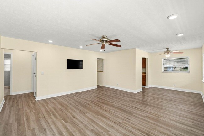 Building Photo - 640 Jaeger Dr