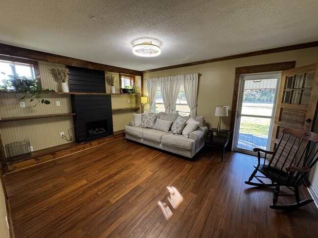 Building Photo - 2728 W Barr Rd