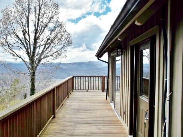 Entry - 1225 Becky Mountain Road