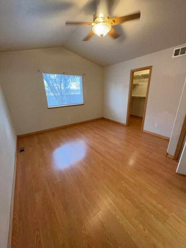 Building Photo - Move-In Ready Home in Wellington