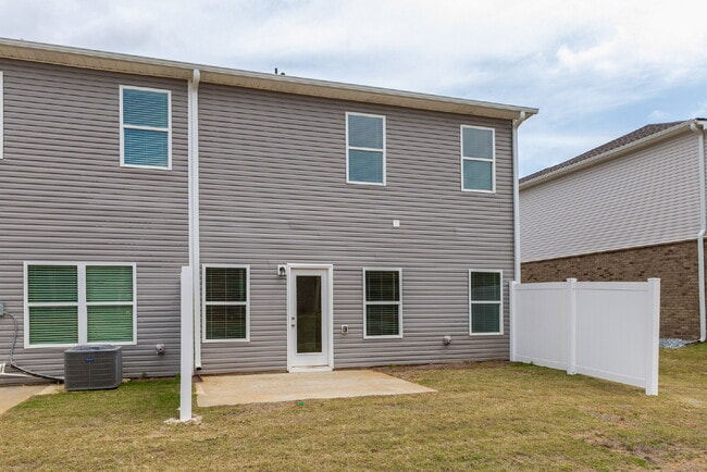 Building Photo - "Charming Newly built 3-Bed Townhouse Retreat with Granite Elegance in Prime Huntsville Location!"