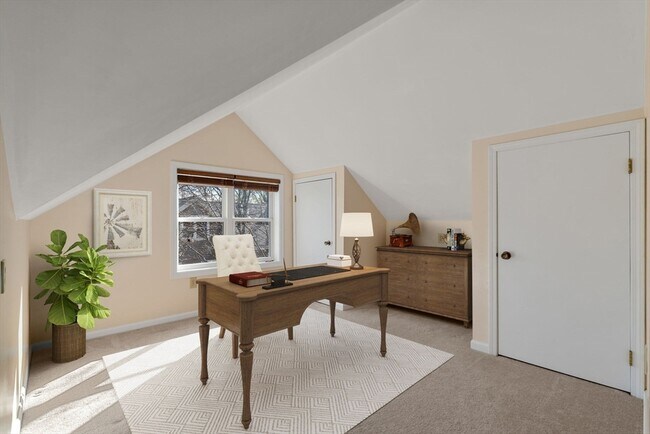 Building Photo - 6 Locust Ln