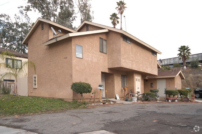 Building Photo - Plum Tree Apartments