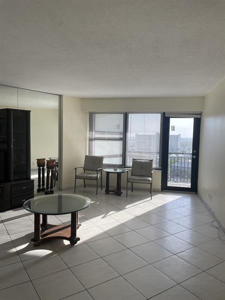 Building Photo - 3800 Galt Ocean Dr