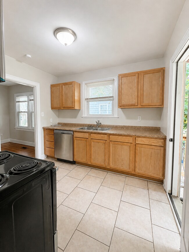 Building Photo - 214 Westwood Ct