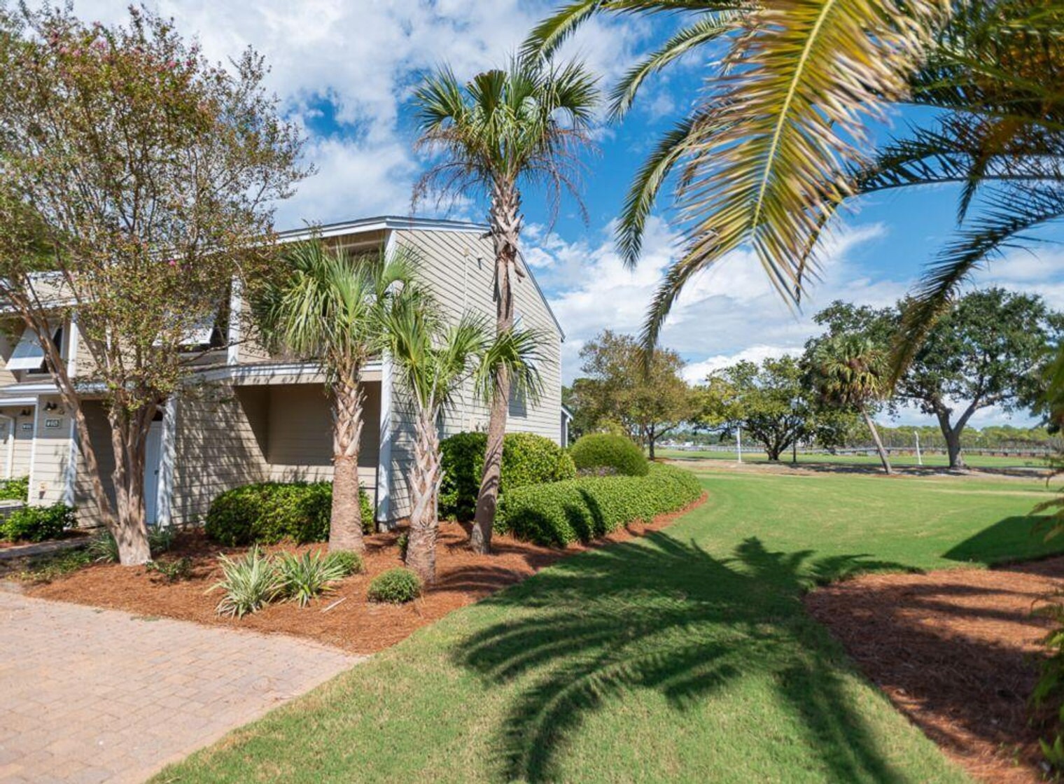 Building Photo - 613 Bayou Dr
