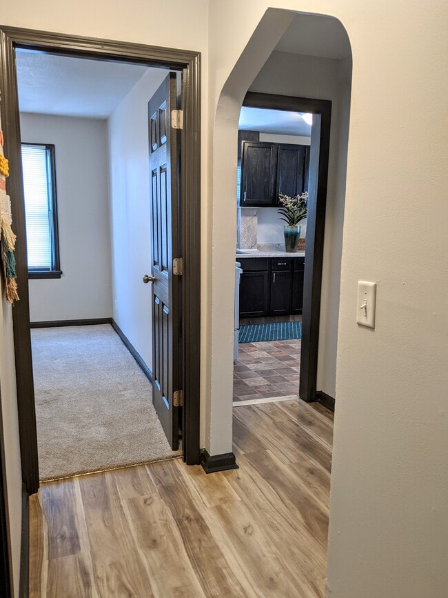 Building Photo - Hanscom Park Full Duplex