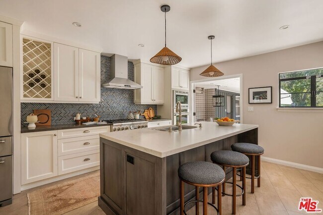 Building Photo - 11349 Canton Dr