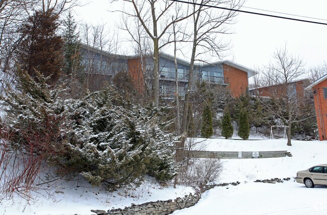 Building Photo - 112 Blossom Rd