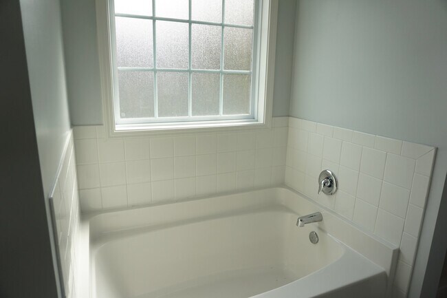 Building Photo - 9343 Cassadine Ct