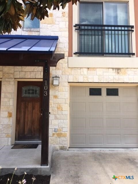 Building Photo - 13420 Lyndhurst St