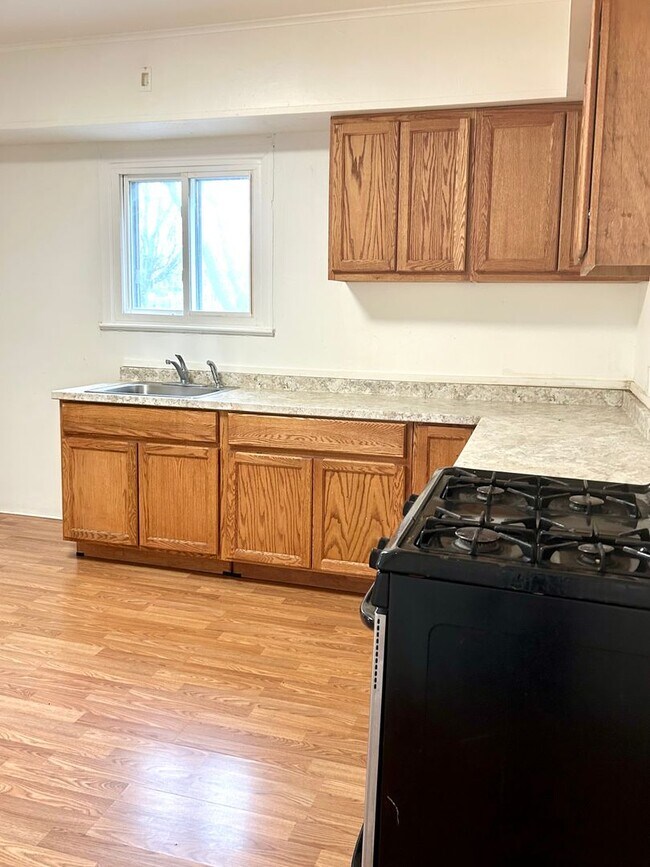 Building Photo - 155 Glenwood Ave