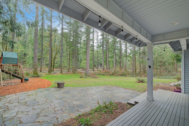 Building Photo - 4bd/3.5ba North Bend Home