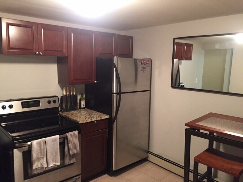 Primary Photo - 10 Springer St