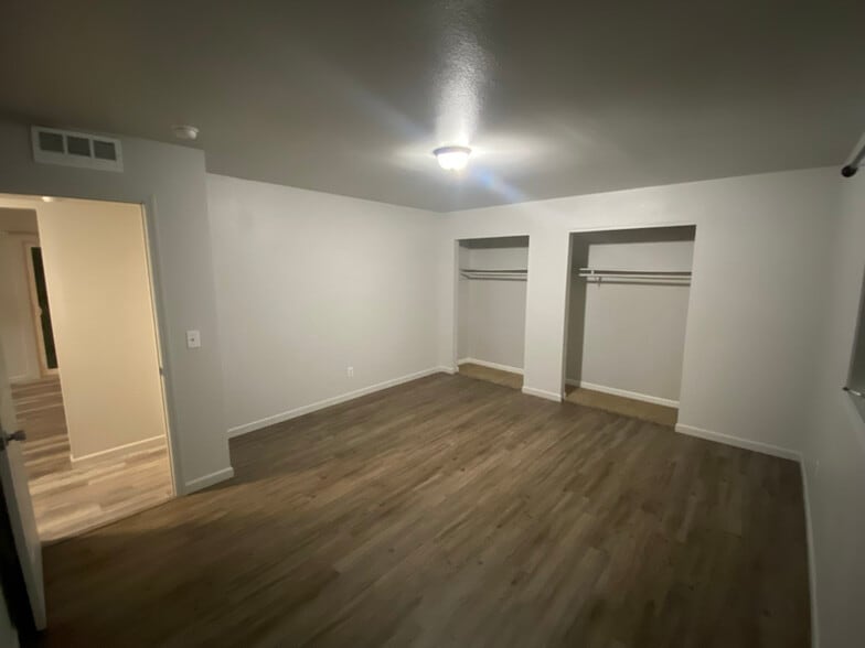 Building Photo - 890 Blind Nick Dr