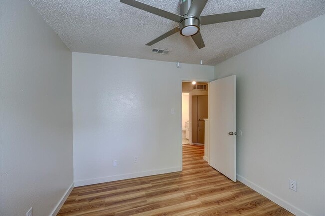 Building Photo - 3458 Willowrun Dr