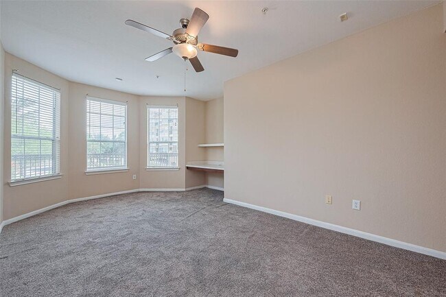Building Photo - 7575 Kirby Dr