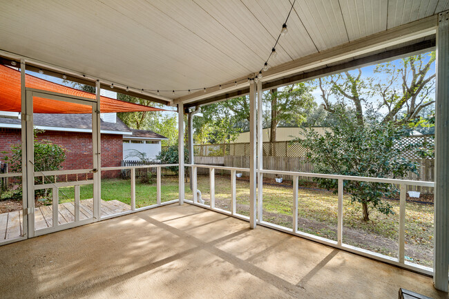 Screened In Back Patio - 112 Covey Run Pl