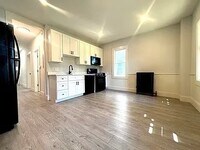 Building Photo - 22 Browning Ave