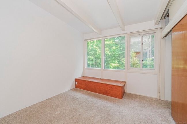 Building Photo - 203 Hoyt St