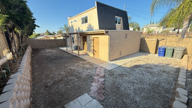 Building Photo - 2 Central Ave