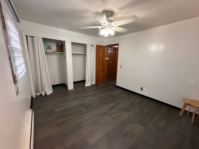 Building Photo - Welcome to this gem located in the heart of Perry township!