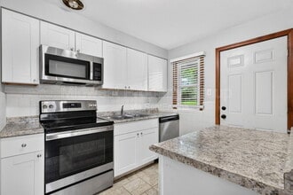Building Photo - 1427 Attica Dr