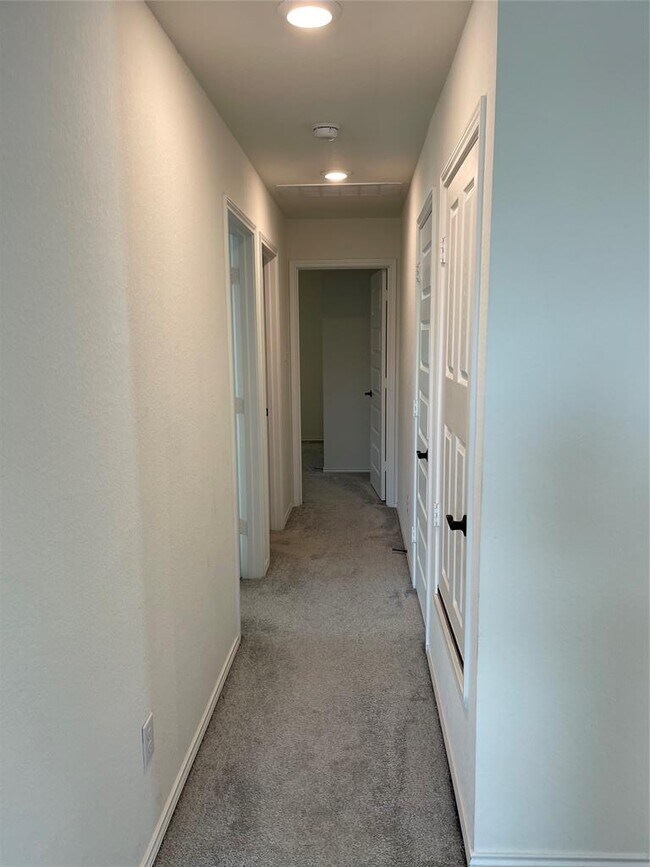 Building Photo - 1537 Sonny Dr