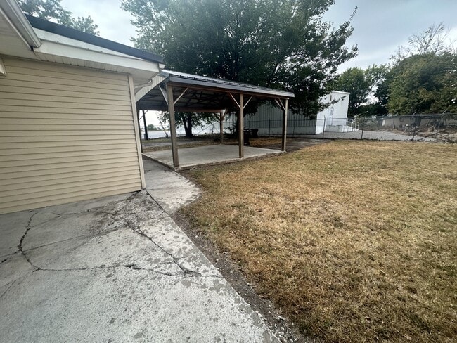 Building Photo - 10248 Dixie Beeline Hwy
