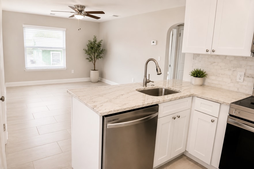 Beautiful finishes-Open concept w/Granite counters - 504 Engman St