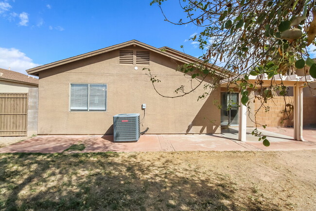 Building Photo - 1191 E Desert Moon Trail