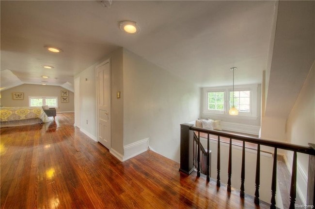 Building Photo - 22 Edison St