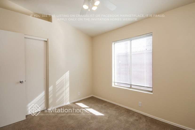 Building Photo - 10630 E Emerald Ave