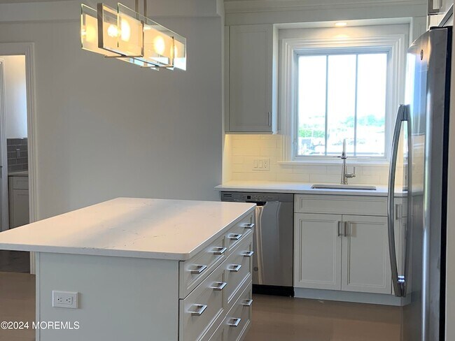 Building Photo - 57-61 Brighton Avenue Unit 301