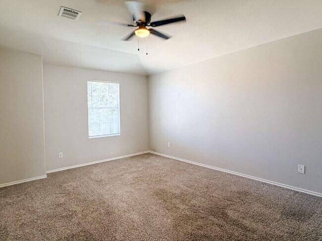 Building Photo - 2 Story - 4 Bed, 2.5 Bath Home in Crowley