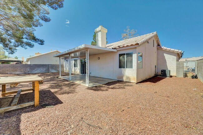 Building Photo - N Las Vegas Single Family Home - New Paint and LVP Flooring
