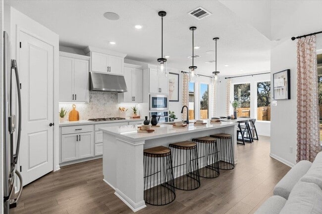 Building Photo - 212 Barton Oak Trl