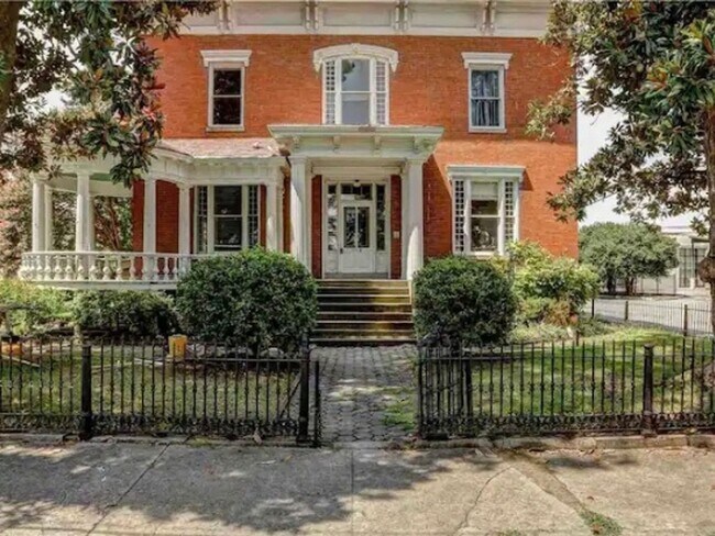 Primary Photo - 4 Bedroom Single Family Home in Petersburg
