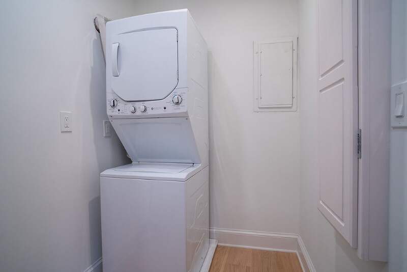 Building Photo - 789 Lake Ave NE